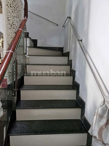 Bán Nhà 1 trệt, 2 lầu- mặt tiền- gần Tô ký-đường 12m