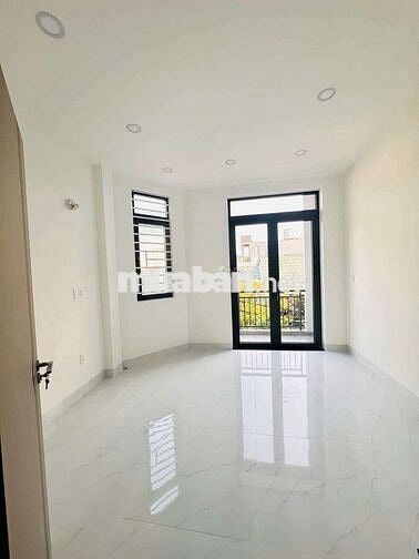 Nhà 1 Trệt 2 Lầu Sân Thượng 3PN Hẻm Xe Hơi Đường Số Lâm Văn Bền