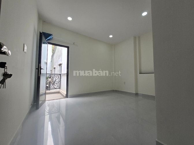 NHỈNH 4 tỷ- Hẻm Nhất Chi Mai, ngay nhà Ga T3. DT 4x10. 1 Lầu MỚI Keng.