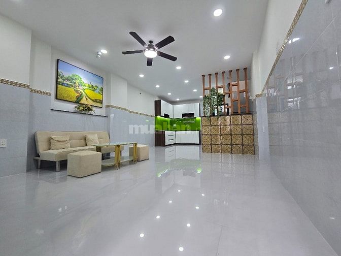 NHỈNH 4 tỷ- Hẻm Nhất Chi Mai, ngay nhà Ga T3. DT 4x10. 1 Lầu MỚI Keng.