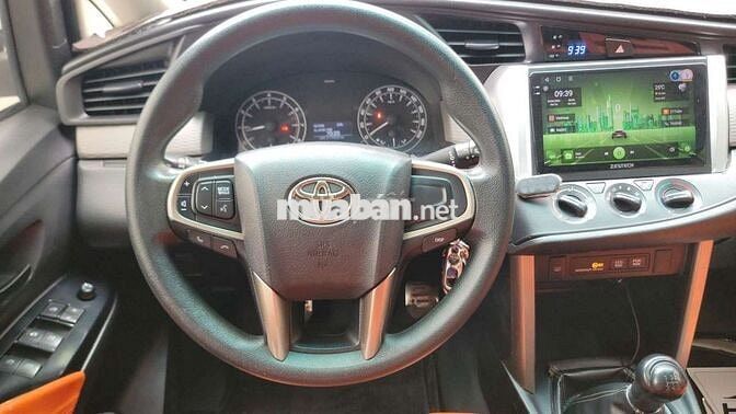 Toyota Innova 2017 Bạc Số sàn