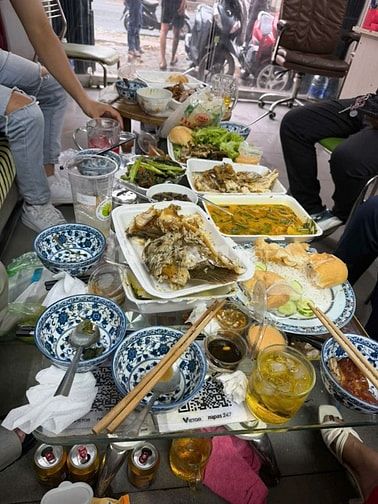 TUYỂN NAM NỮ PHÒNG KINH DOANH LÀM VIỆC TẠI VĂN PHÒNG