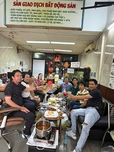 TUYỂN NAM NỮ PHÒNG KINH DOANH LÀM VIỆC TẠI VĂN PHÒNG