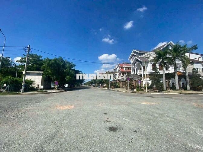 Lô đất 10m x 20m. view sông Trục Chính Khu Biệt Thự Phú Nhuận