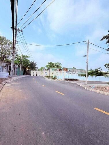 Cần bán lô đất Mặt Tiền kinh doanh . gần trường học .