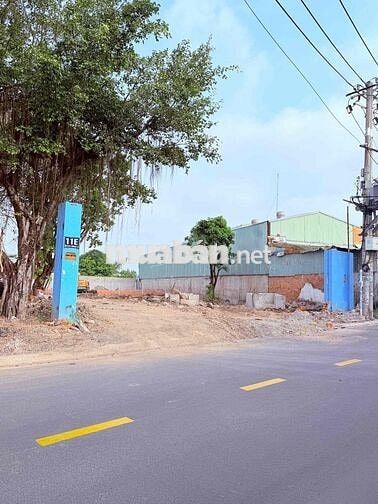 Cần bán lô đất Mặt Tiền kinh doanh . gần trường học .