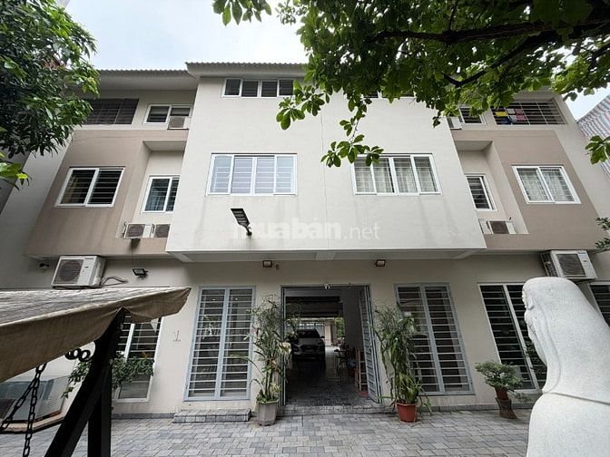 Bán biệt thự 3 tầng ngõ 67 Nguyễn Văn Cừ, Long Biên, DT 289m2, MT 9,5m