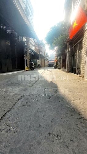 BÁN NHÀ HẺM XE TẢI ĐƯỜNG BÀNH VĂN TRÂN QUẬN TÂN BÌNH 