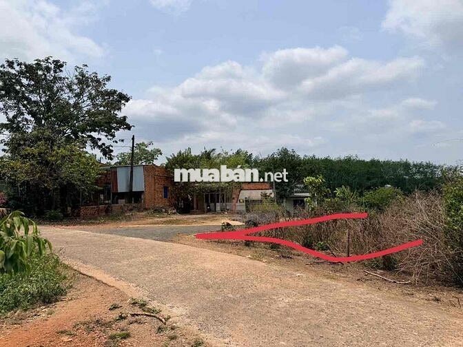 Ngay khu du lịch quả điều vàng đất thổ cư 2 mặt tiền