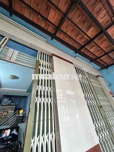 Quận 6, 78m², 2 căn cho thuê 10tr/th, hẻm 4m, chỉ 4,5 tỷ.