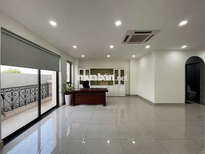 Cho thuê Nguyên sàn văn phòng đẹp, thang máy, máy lạnh đầy đủ