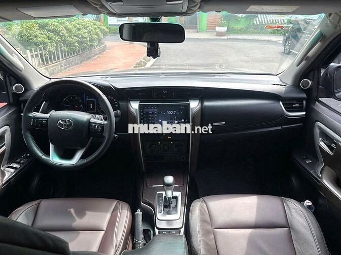 Toyota Fortuner G AT 2019 máy dầu màu xám