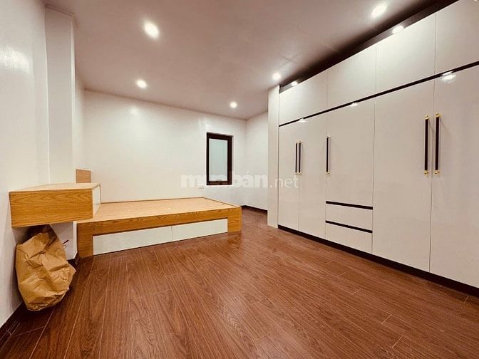 Bán Nhà Phân Lô Ngõ Phố Hồ Tung Mậu . 37 m2, 5 Tầng, MT 6 m,Giá 8,8 Tỷ