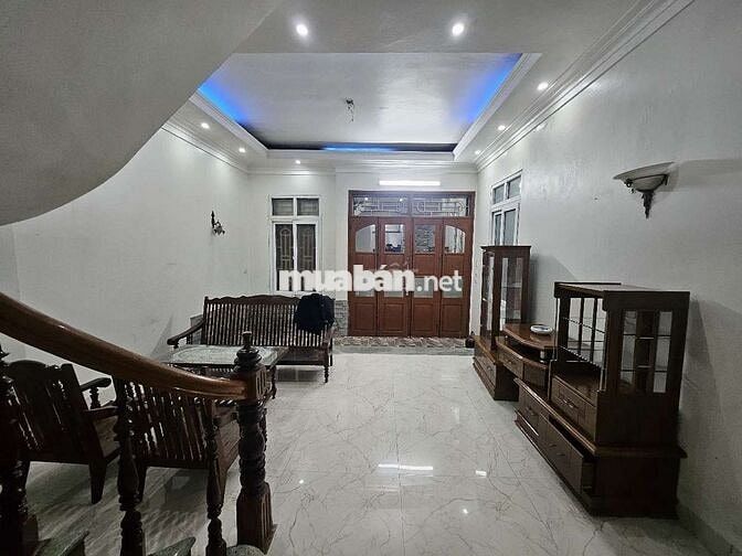 Cho thuê nhà nguyên căn ở Sài Đồng, ô tô qua nhà