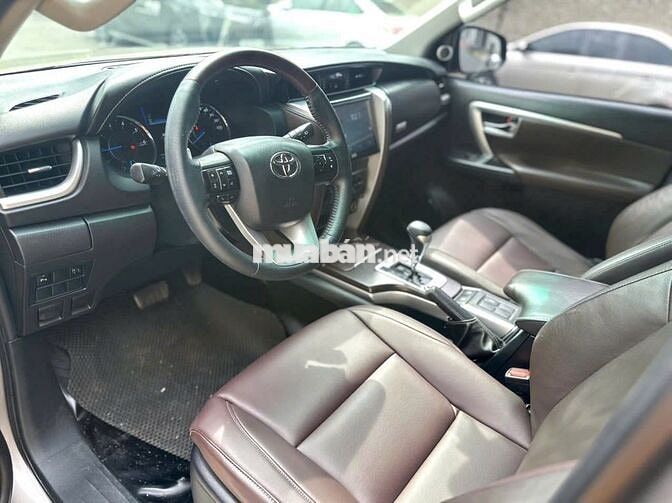 Toyota Fortuner G AT 2019 máy dầu màu xám