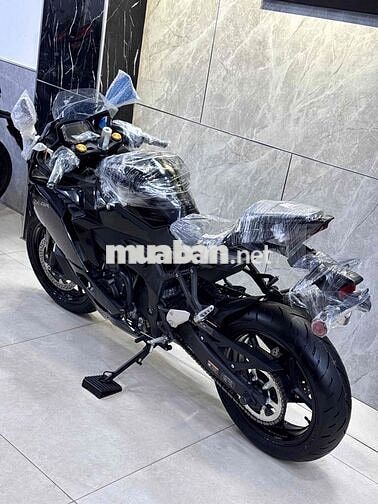 Kawasaki ZX4R Đen Mới