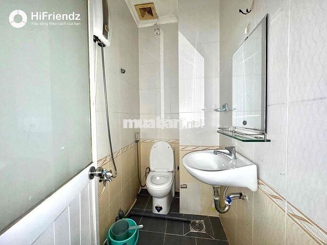 PHÒNG BAN CÔNG NGAY MẶT TIỀN TRẦN QUANG KHẢI QUẬN 1