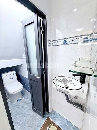 BÁN NHÀ QUẬN 8, NGAY CẦU NGUYỄN TRI PHƯƠNG, DT 41M2 TẶNG NỘI THẤT
