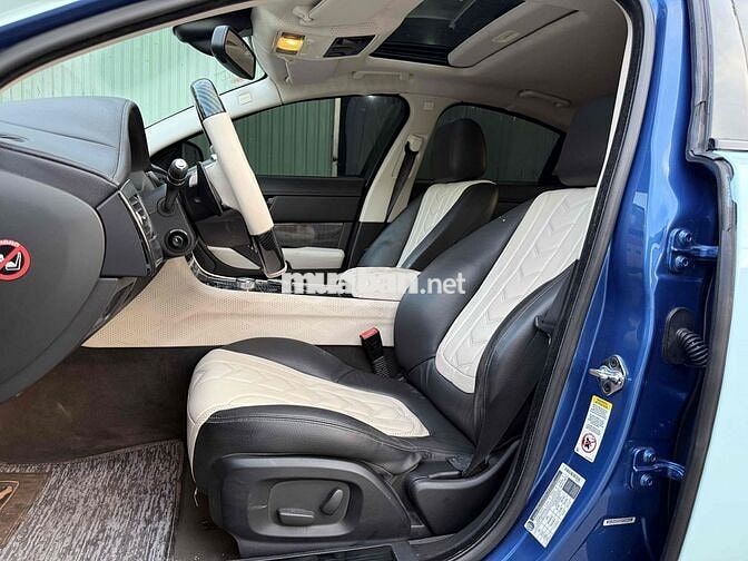 Jaguar XF 2014 2.0 AT - chuẩn đẹp