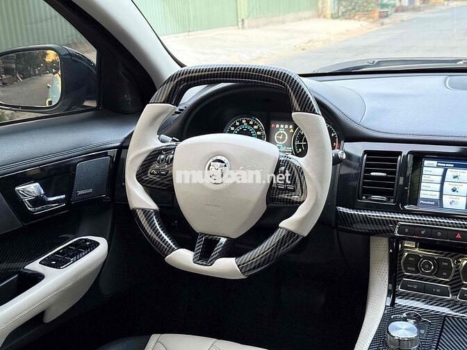 Jaguar XF 2014 2.0 AT - chuẩn đẹp