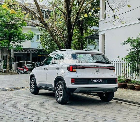 Chỉ từ 100 triệu sở hữu xe gầm cao Hyundai Venue