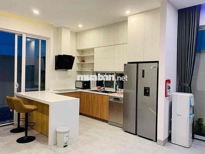 CHO THUÊ BIỆT THỰ CAO CẤP 4 PHÒNG NGỦ CÓ SÂN VƯỜN HỒ BƠI RIÊNG KHU NAM