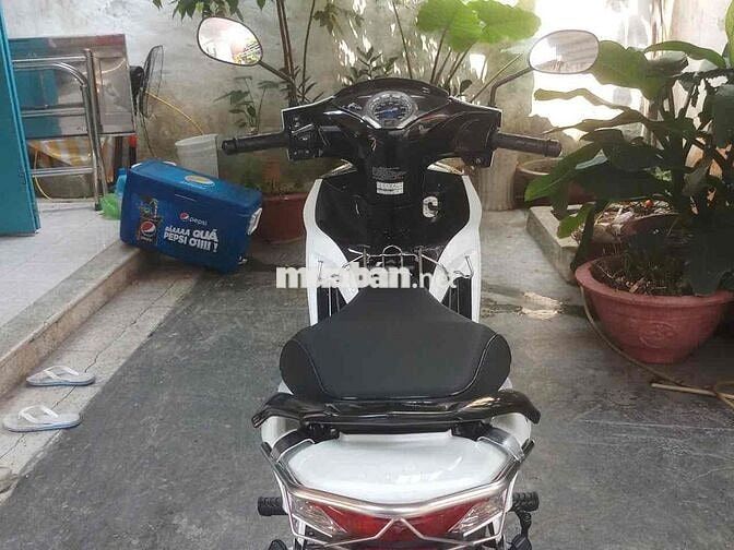 Honda Future Trắng 4386 km