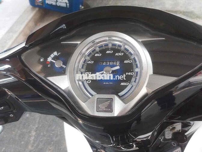 Honda Future Trắng 4386 km