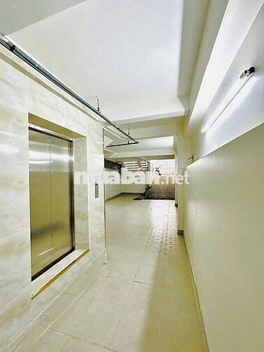 SIÊU PHẨM TÒA NHÀ -  221A Lê Văn Sỹ, P13, PN - Có hầm, thang máy