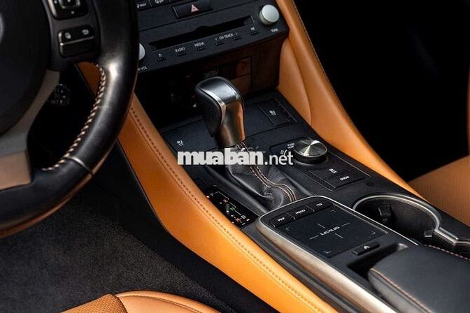Lexus RC300T Model 2020 - 64.000 km
