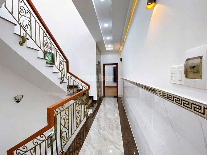 Bán Nhà 4 Tầng Sân Thượng _ Có Thang Máy _ DT 5m x 17 KDC Anh Tuấn
