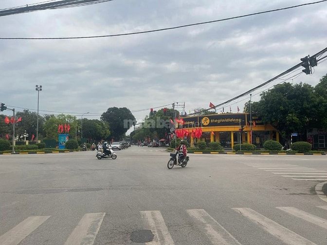 BÁN NHÀ 2,5 TẦNG THỊ TRẤN SÓC SƠN - TRỤC KINH DOANH - 80m RA CHỢ SÓC S