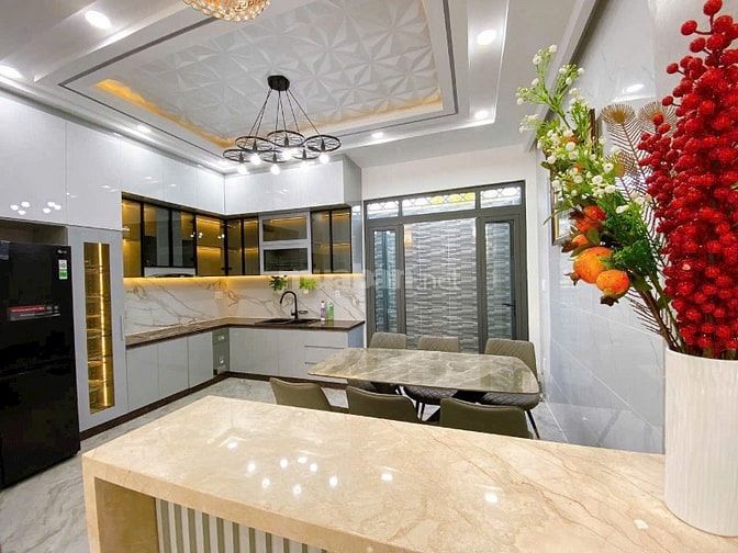 Bán Nhà 4 Tầng Sân Thượng _ Có Thang Máy _ DT 5m x 17 KDC Anh Tuấn