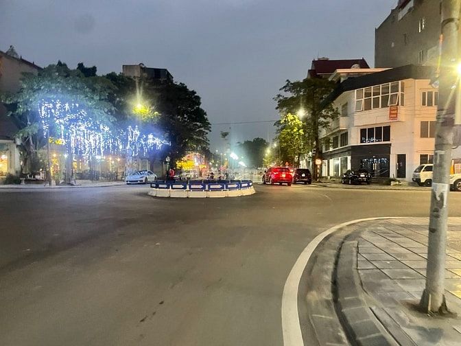 BÁN NHÀ 2,5 TẦNG THỊ TRẤN SÓC SƠN - TRỤC KINH DOANH - 80m RA CHỢ SÓC S