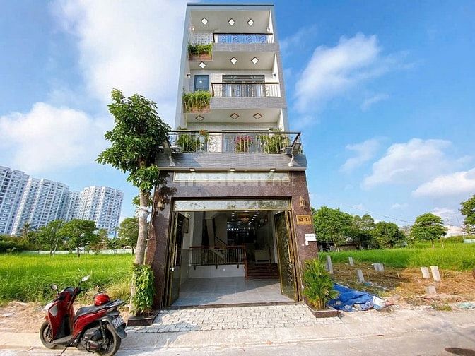 Bán Nhà 4 Tầng Sân Thượng _ Có Thang Máy _ DT 5m x 17 KDC Anh Tuấn