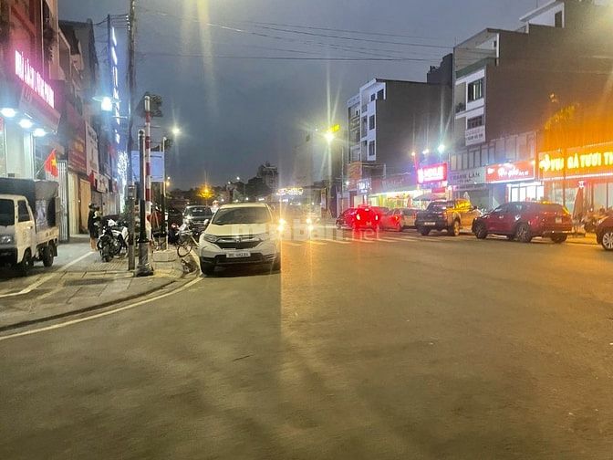 BÁN NHÀ 2,5 TẦNG THỊ TRẤN SÓC SƠN - TRỤC KINH DOANH - 80m RA CHỢ SÓC S