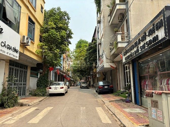 BÁN NHÀ 2,5 TẦNG THỊ TRẤN SÓC SƠN - TRỤC KINH DOANH - 80m RA CHỢ SÓC S