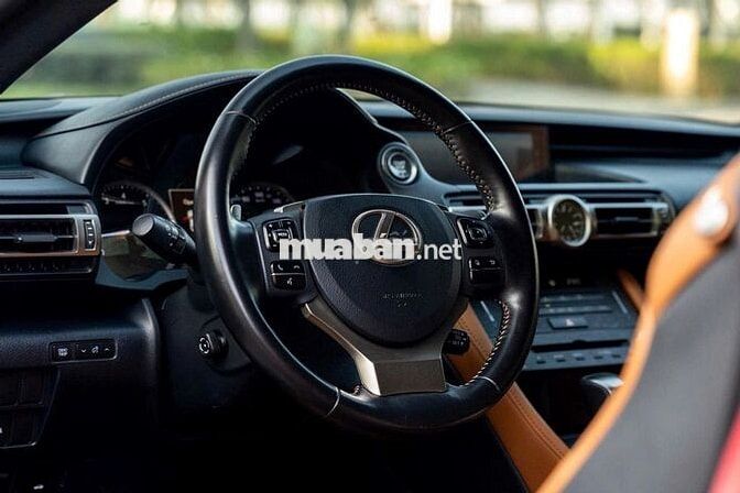 Lexus RC300T Model 2020 - 64.000 km