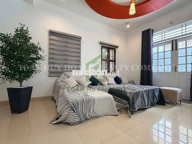 VILLA gần Biển Mỹ Khê 6PN, có hồ bơi, gara ô tô