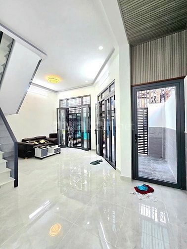Bán Nhà Trệt Lầu 3 P.Ngủ _ Sổ Riêng _ Vị Trí Đẹp Góc 2 MT