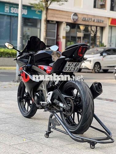 Suzuki GSX R Sport Đen