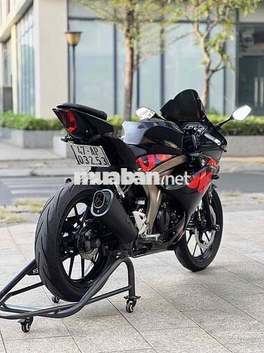 Suzuki GSX R Sport Đen