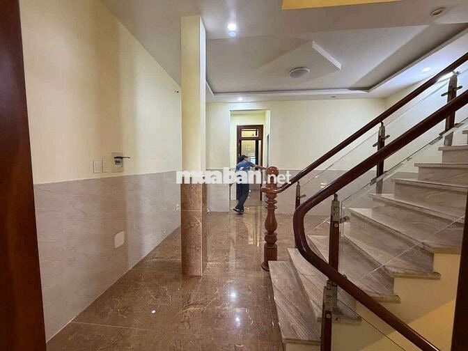 Bán nhà 3tầng trung tâm quận Hải Châu Đà Nẵng giá sập hầm 