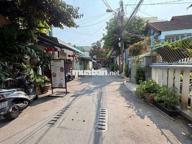 Bán nhà 3tầng trung tâm quận Hải Châu Đà Nẵng giá sập hầm 