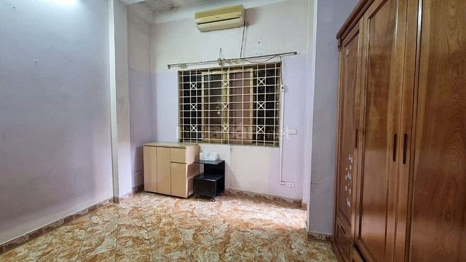 Cho thuê nhà ngõ Giếng Mứt, Bạch Mai, DT 40m2, 4 tầng, 4 phòng ngủ