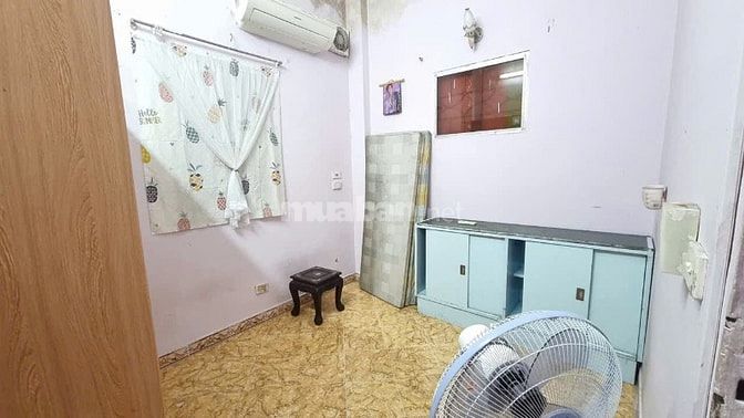Cho thuê nhà ngõ Giếng Mứt, Bạch Mai, DT 40m2, 4 tầng, 4 phòng ngủ