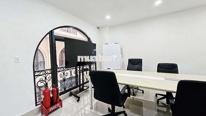 Cho thuê mặt bằng sang trọng đường lớn,oto đậu thoải mái Vạn Phúc City