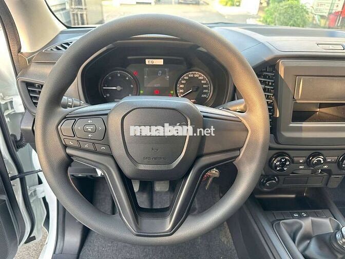 Isuzu D-Max UTZ800 2 cầu số sàn nhập Thái 2026
