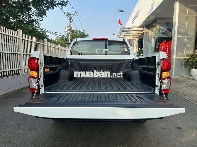 Isuzu D-Max UTZ800 2 cầu số sàn nhập Thái 2026