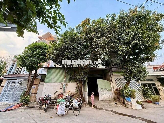 Cần cho thuê  kho Xưởng Hóc Môn DT 10 x 45 có gác Lửng Giá 30 triệu TL